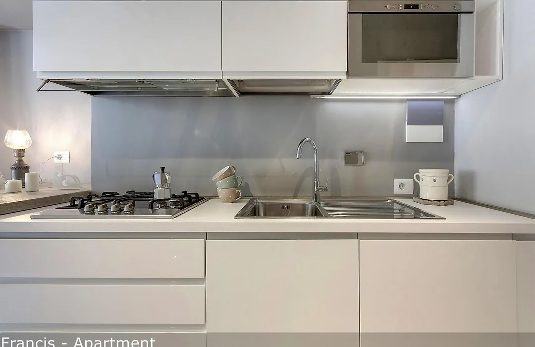 Jake & Francis Apartments By Mamo Florence-1